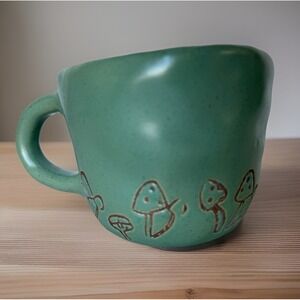 Urban Outfitters Green Ceramic Pottery Mug Mushrooms 3-D Daisy Inside Boho Fairy